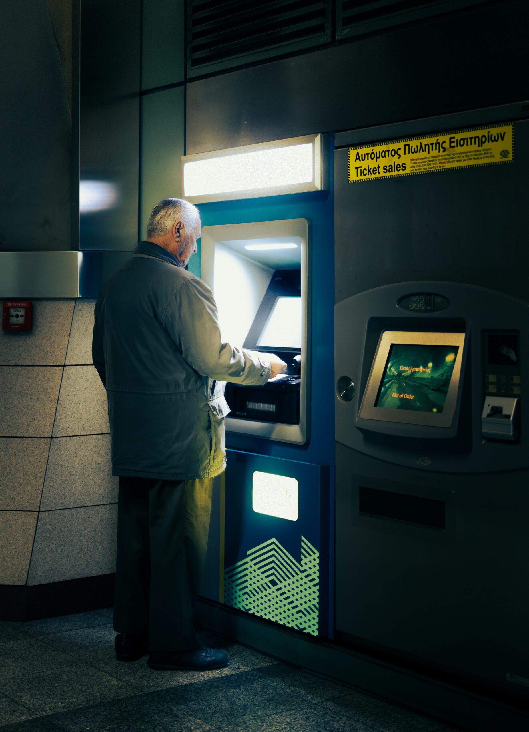 ATM and banking fees in France for foreign retirees