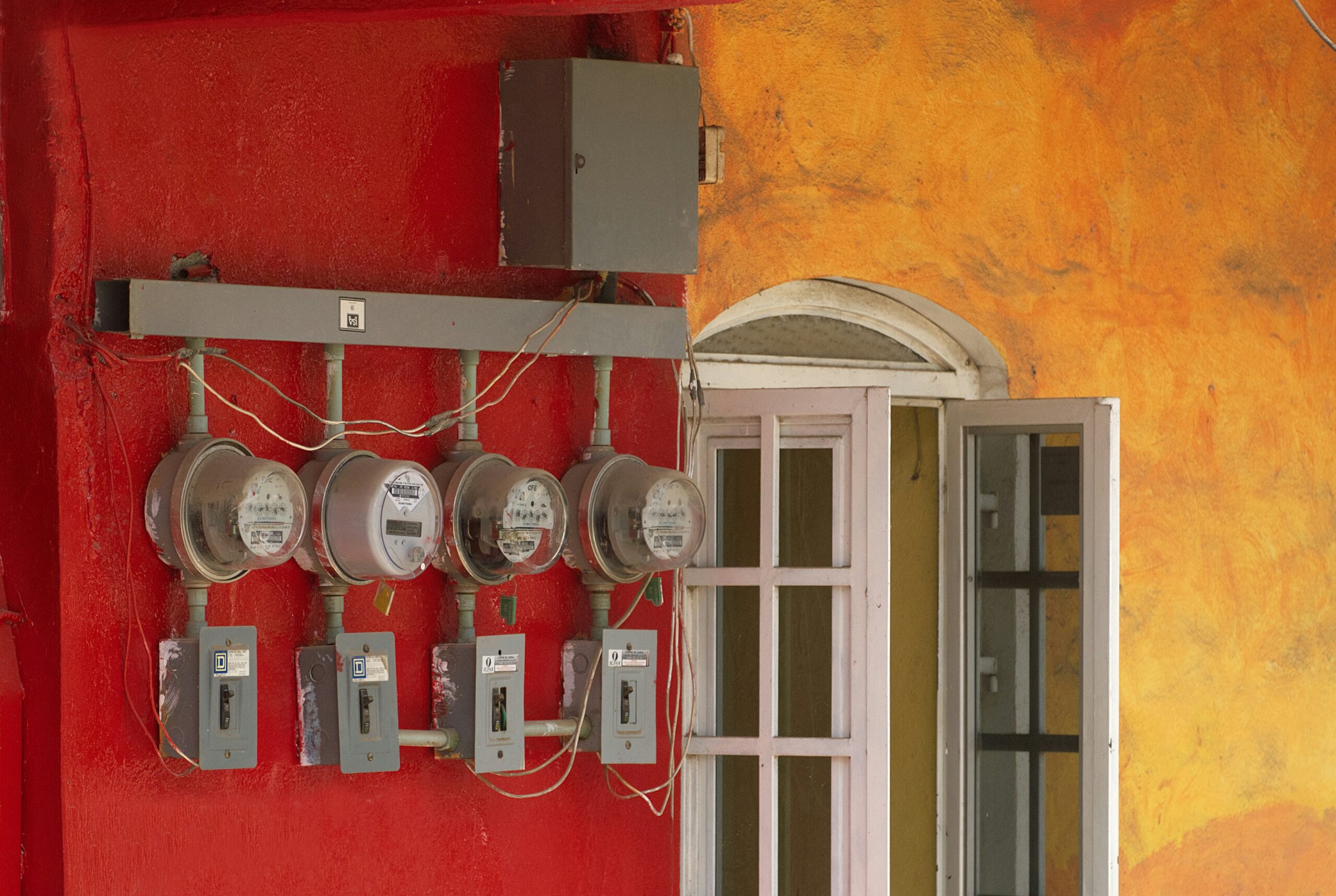 Electricity meter and Spanish utility infrastructure for retirement housing