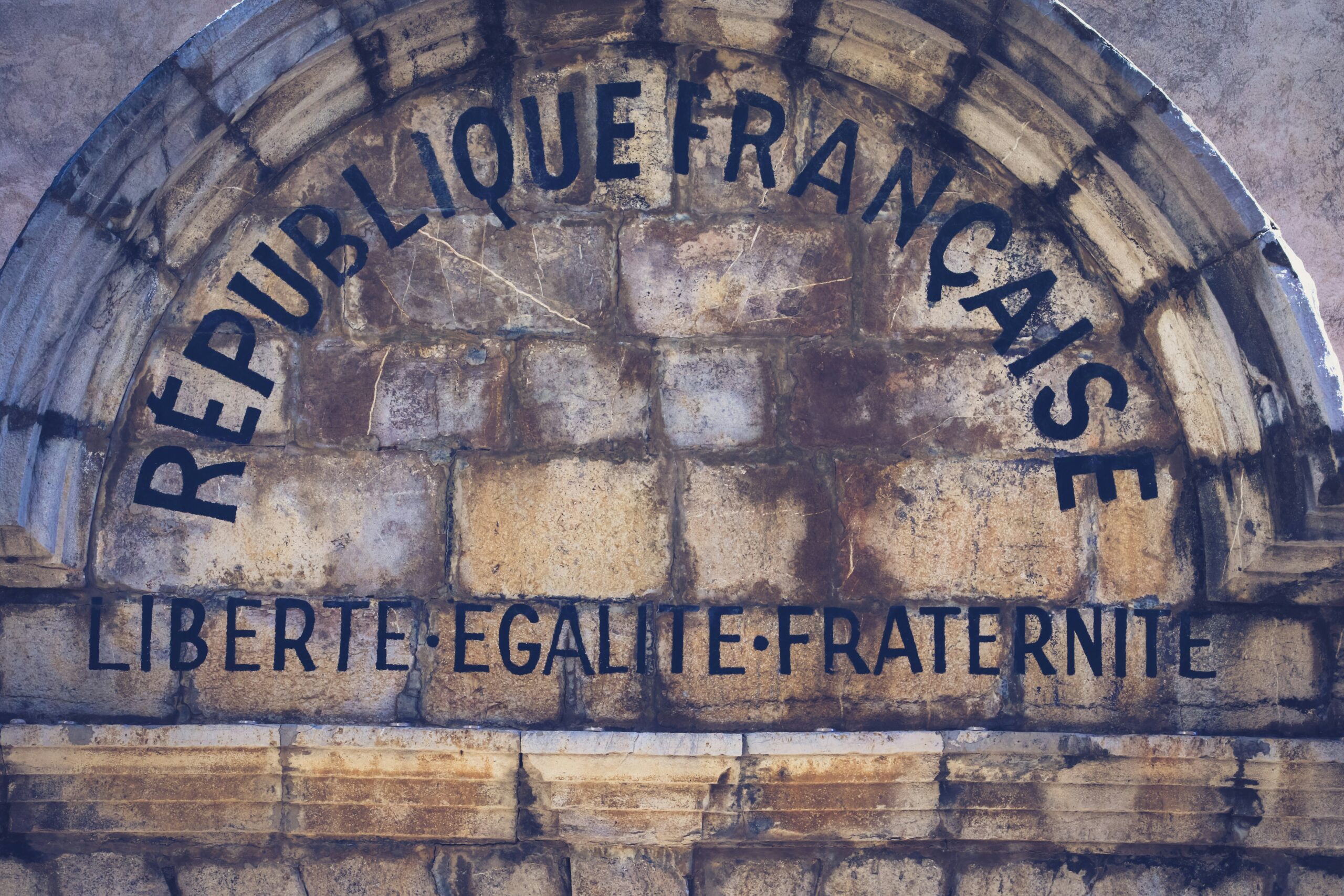 ATM and banking access in France for retirees