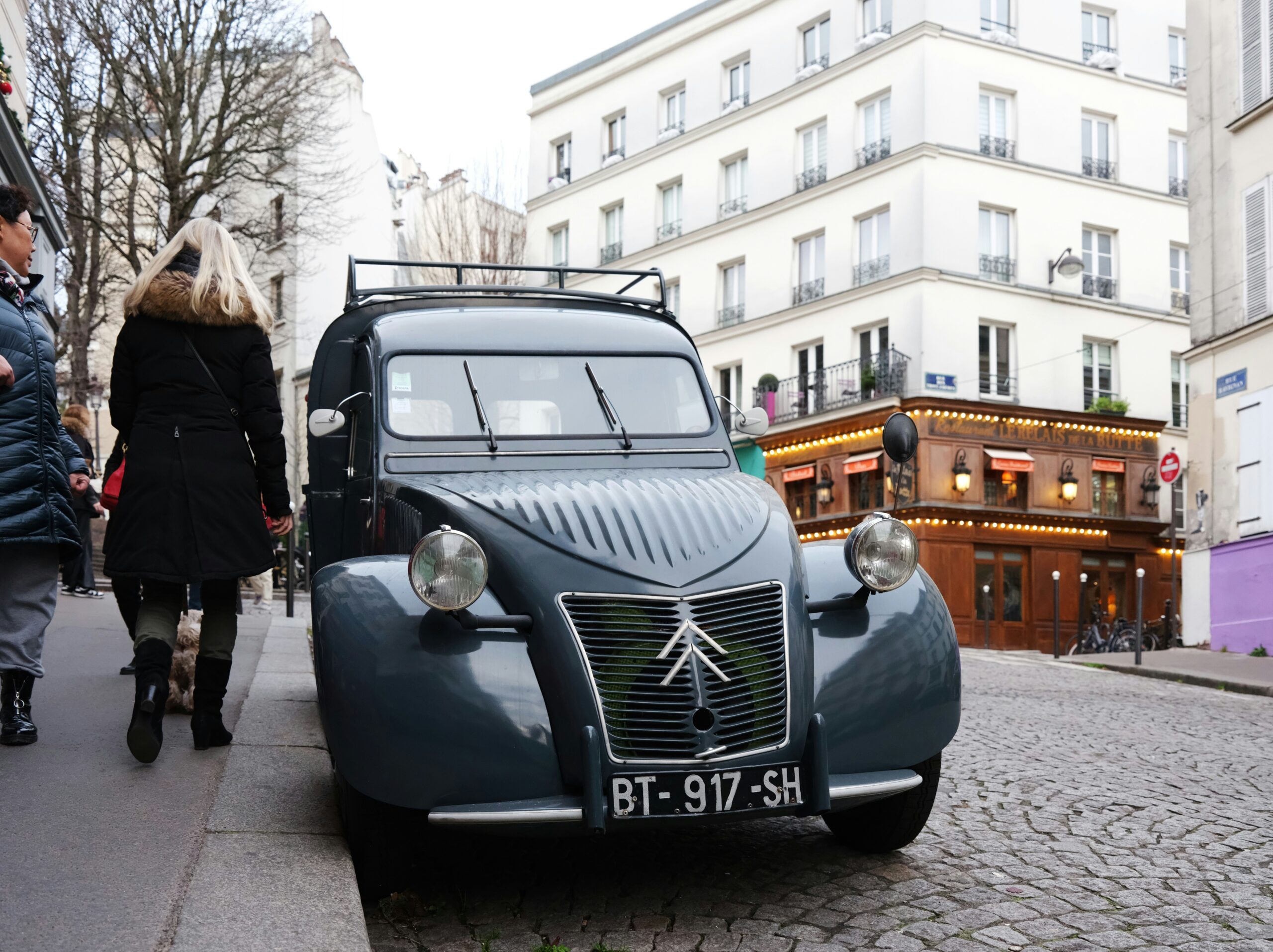 Buying a practical car in France as a foreign retiree
