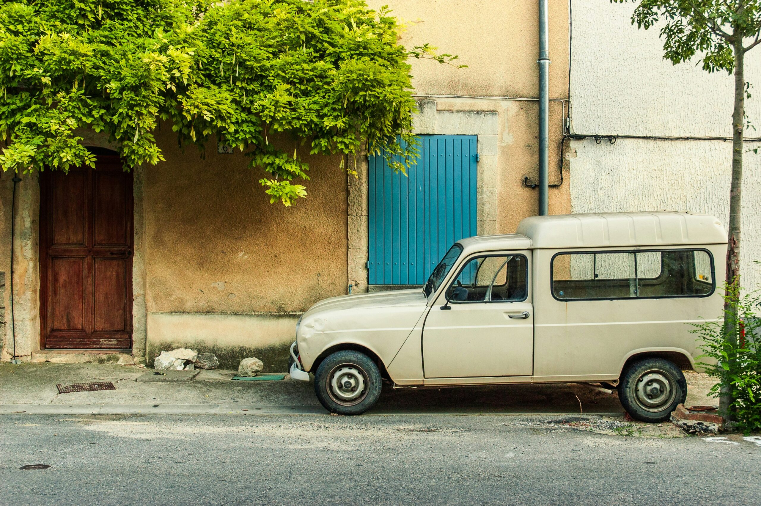 French road trip and rural driving for retirees