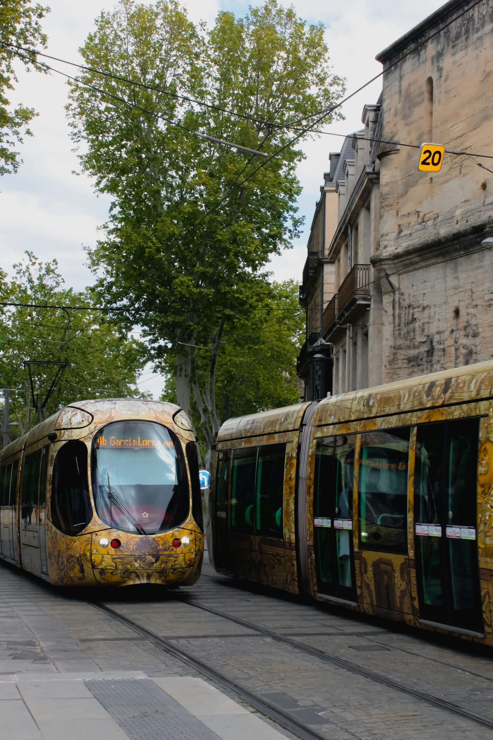 Social retirement life and walkability in France