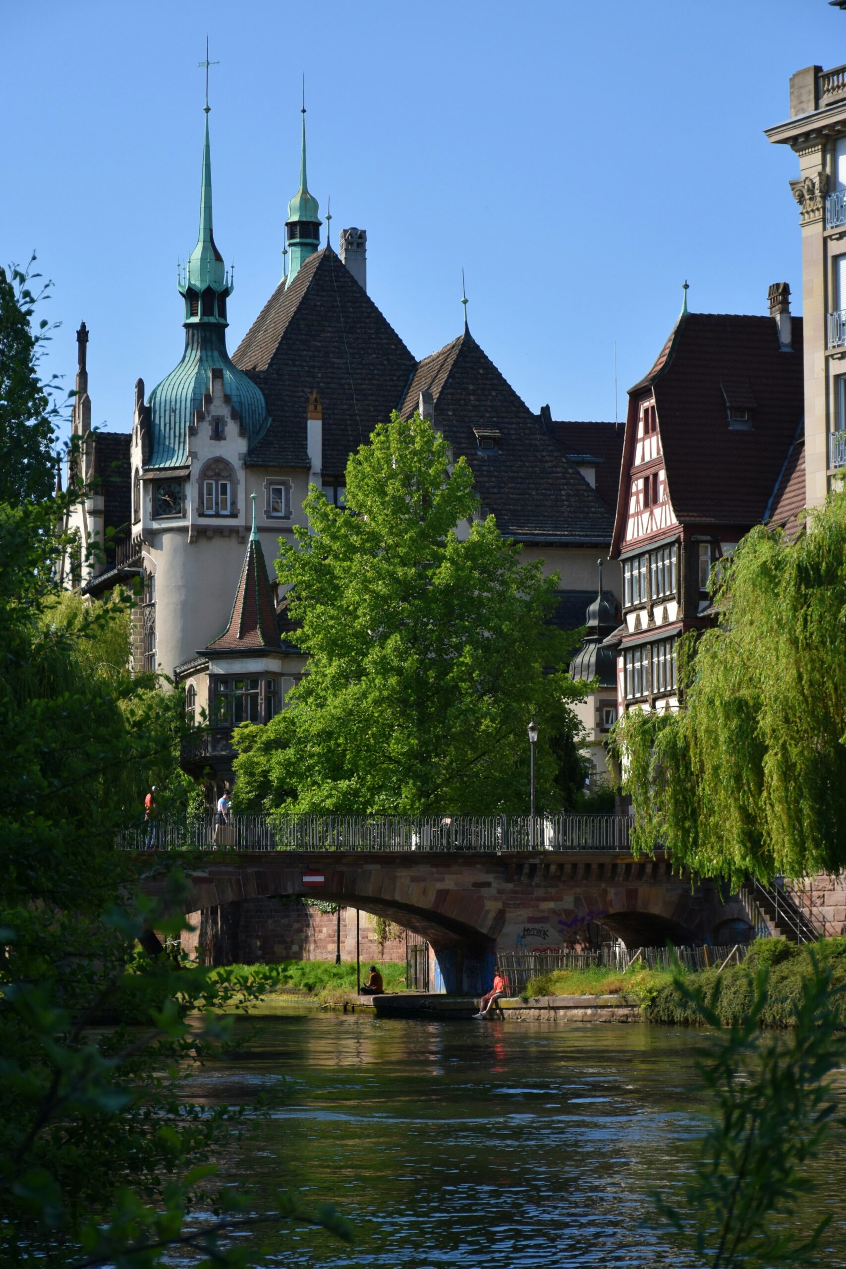 French town transportation and retirement mobility