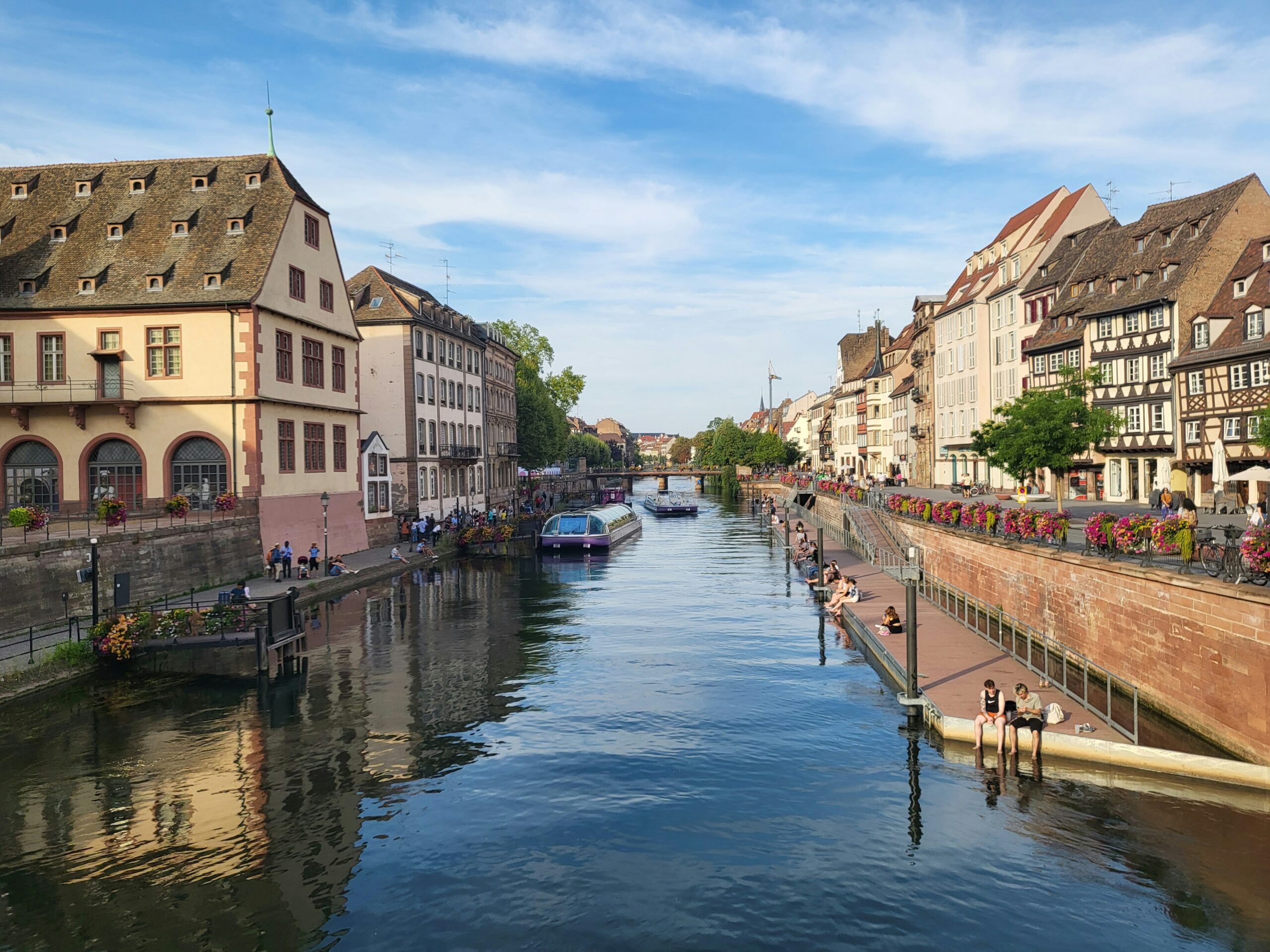 Walkable French town center supporting practical daily life abroad