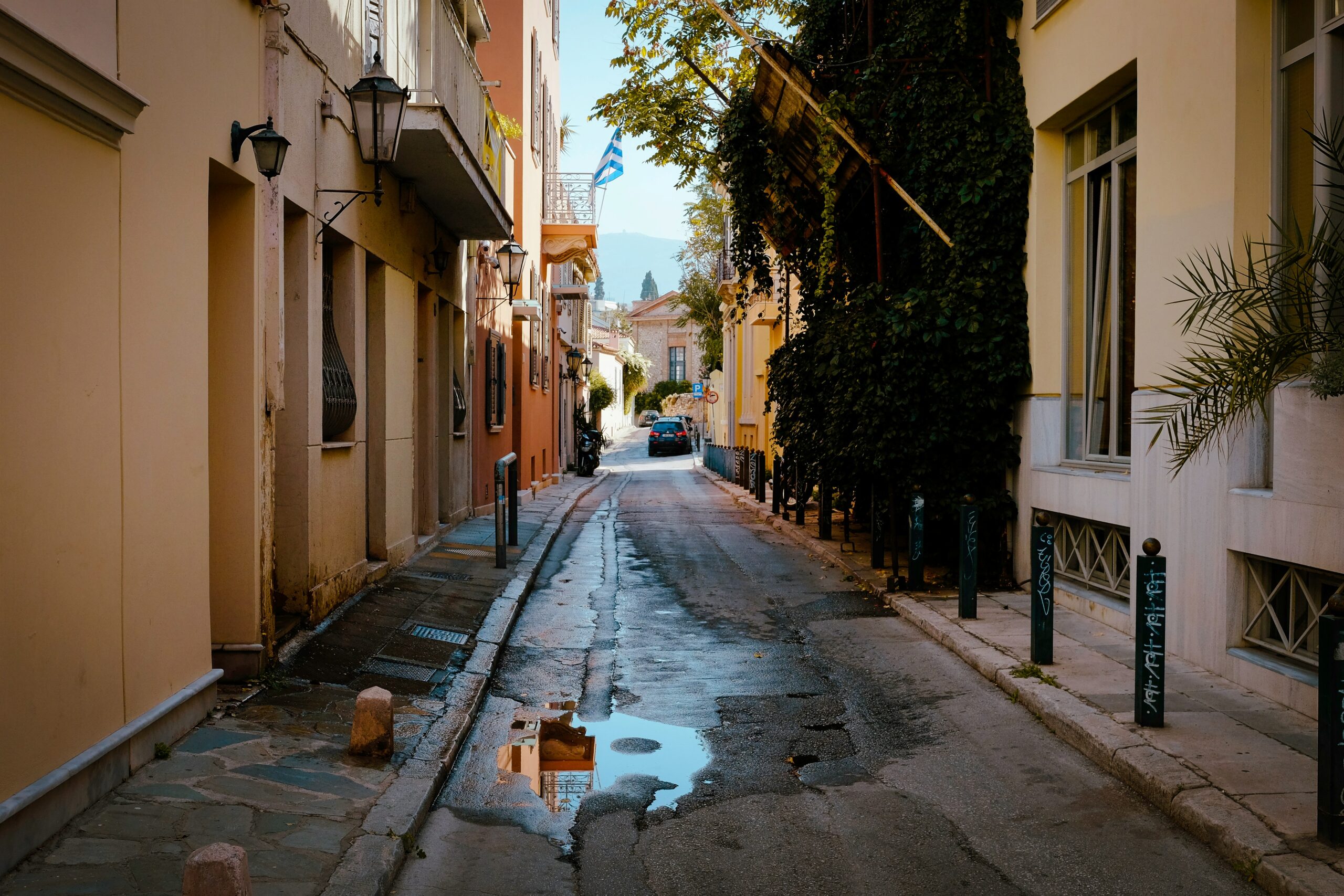 Larger Greek island town for retirement planning