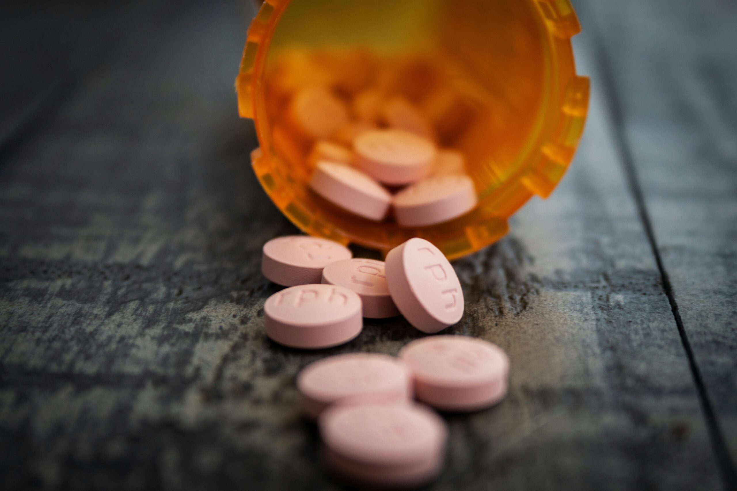 Healthcare access and pharmacy planning in rural France