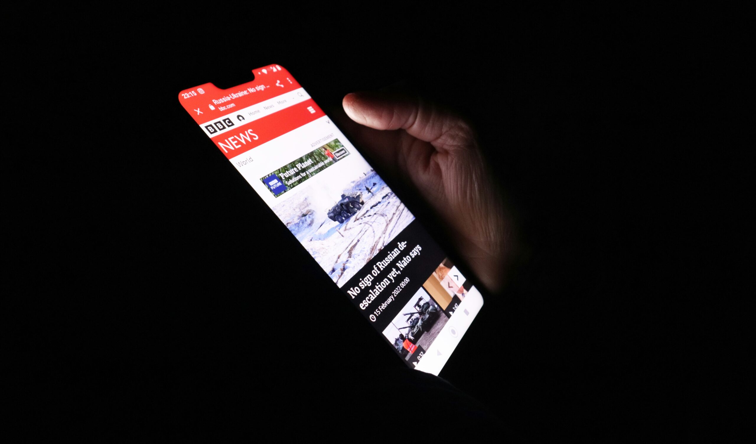 SIM card and mobile phone plan options in France