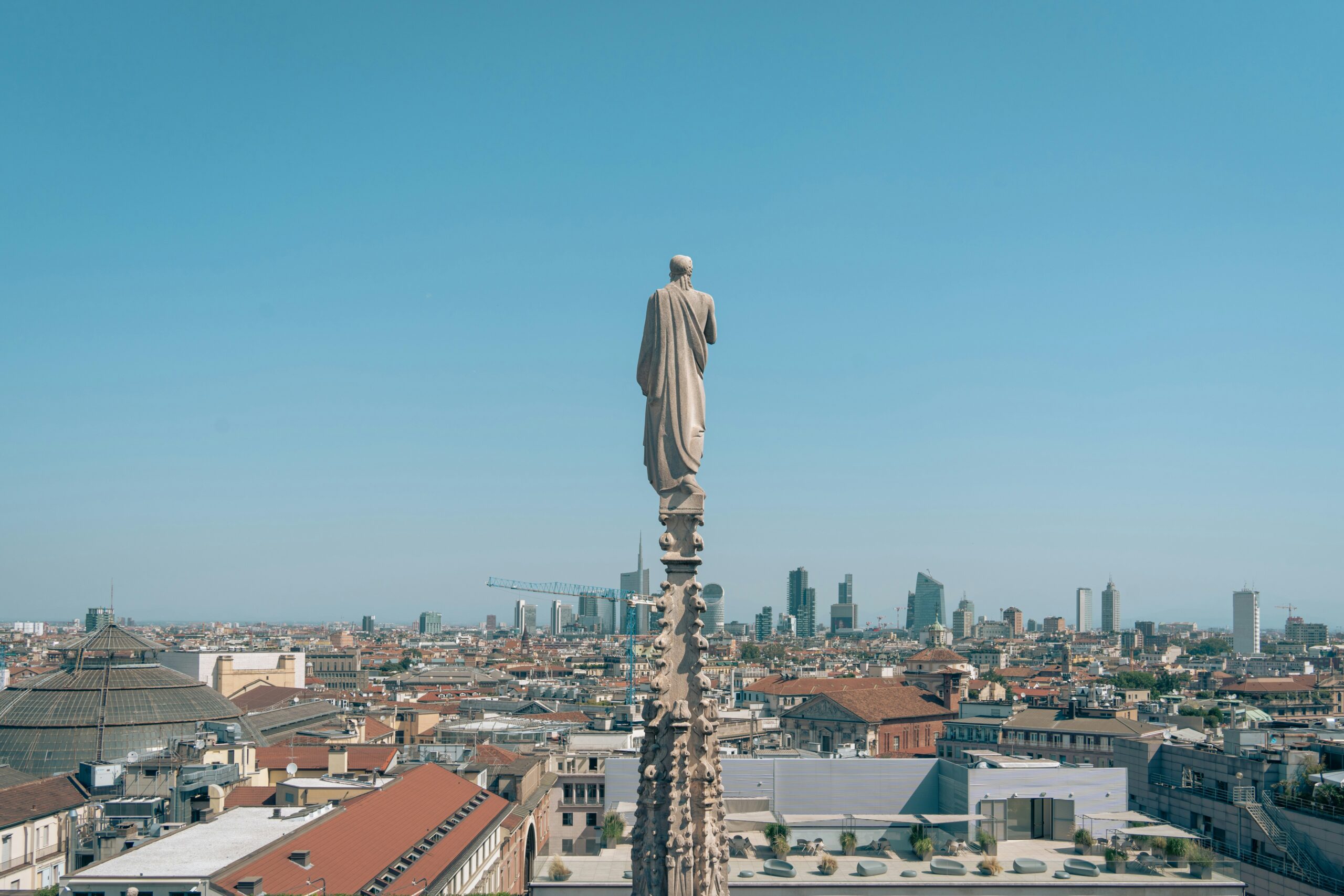 Walkable Italian town life for retirees comparing rural and city retirement