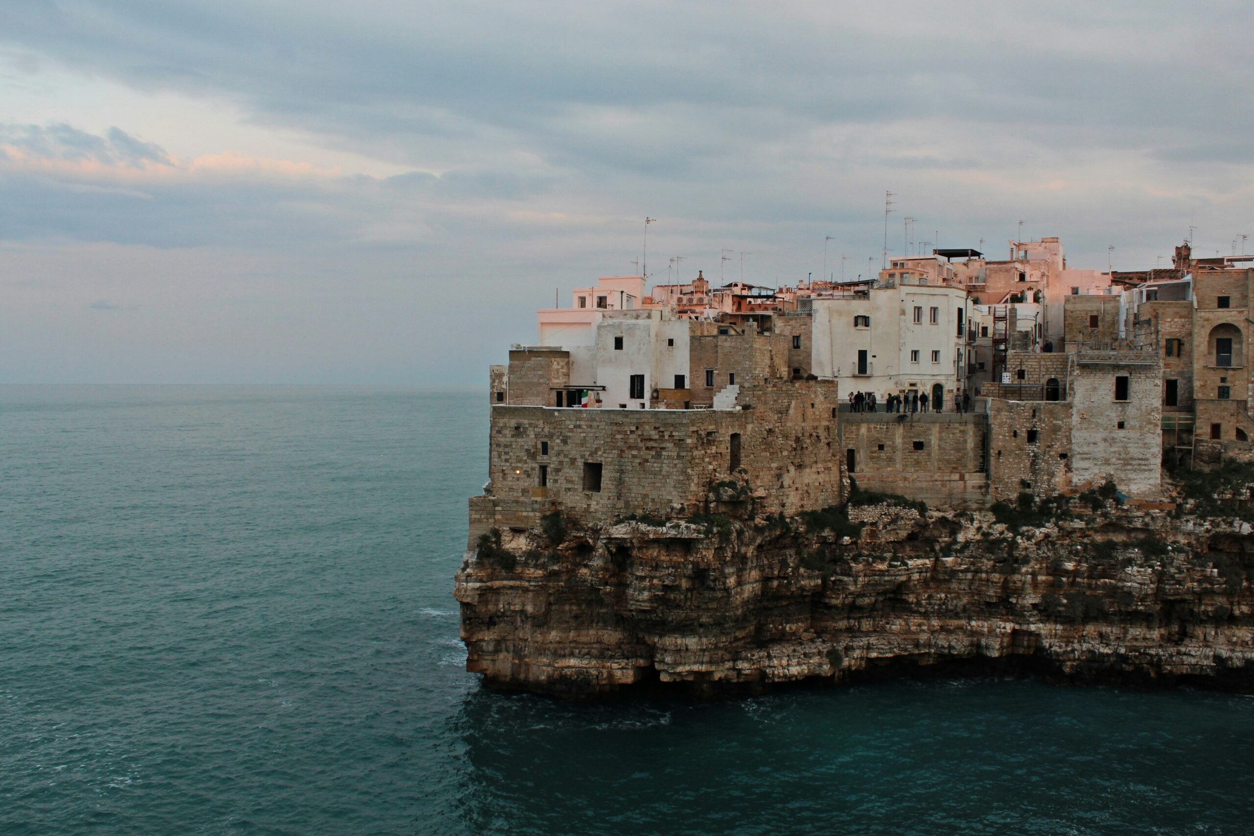 Peaceful retirement neighborhoods and quieter living in Italy