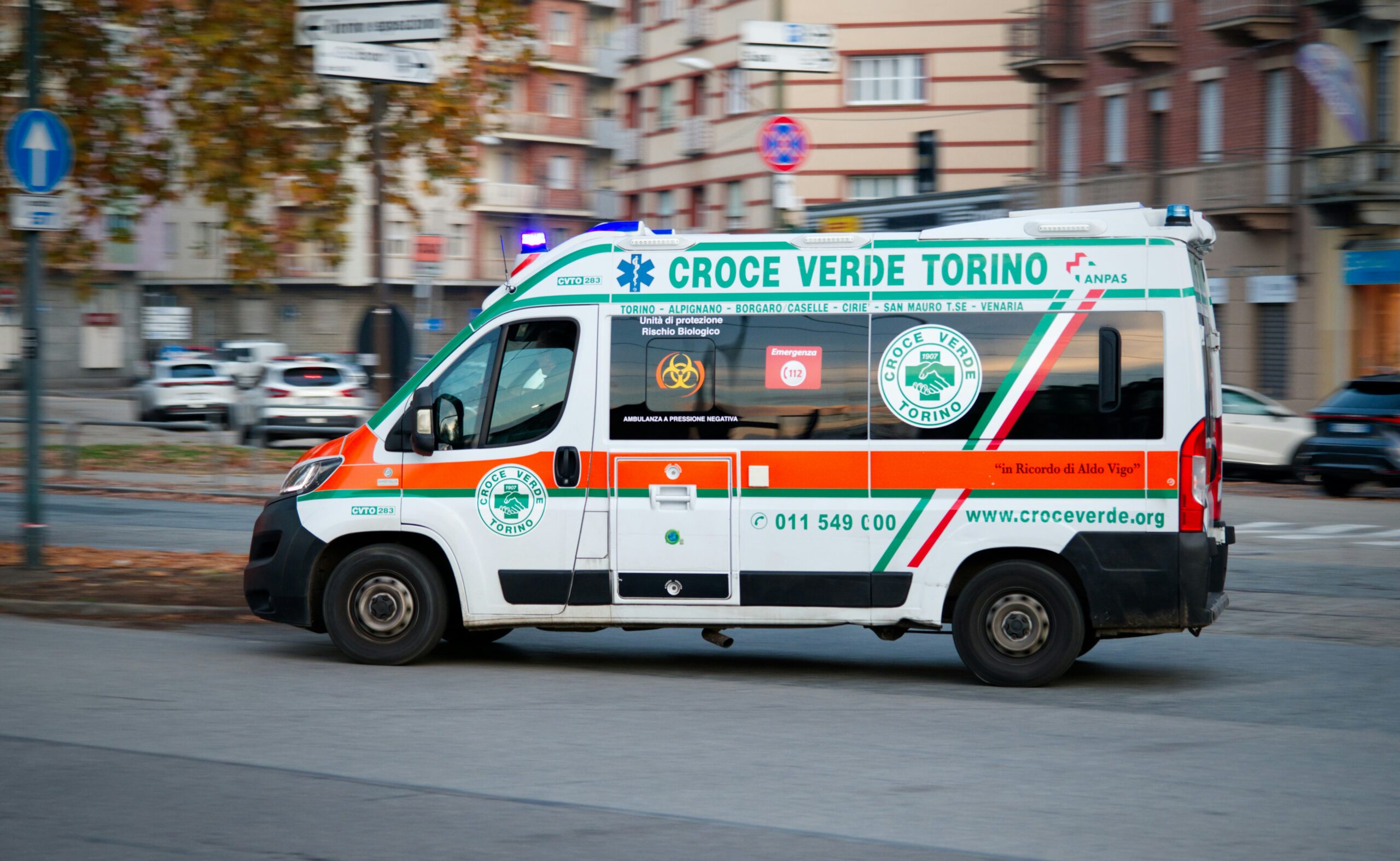 Hospital access and public healthcare planning for retirees in Italy