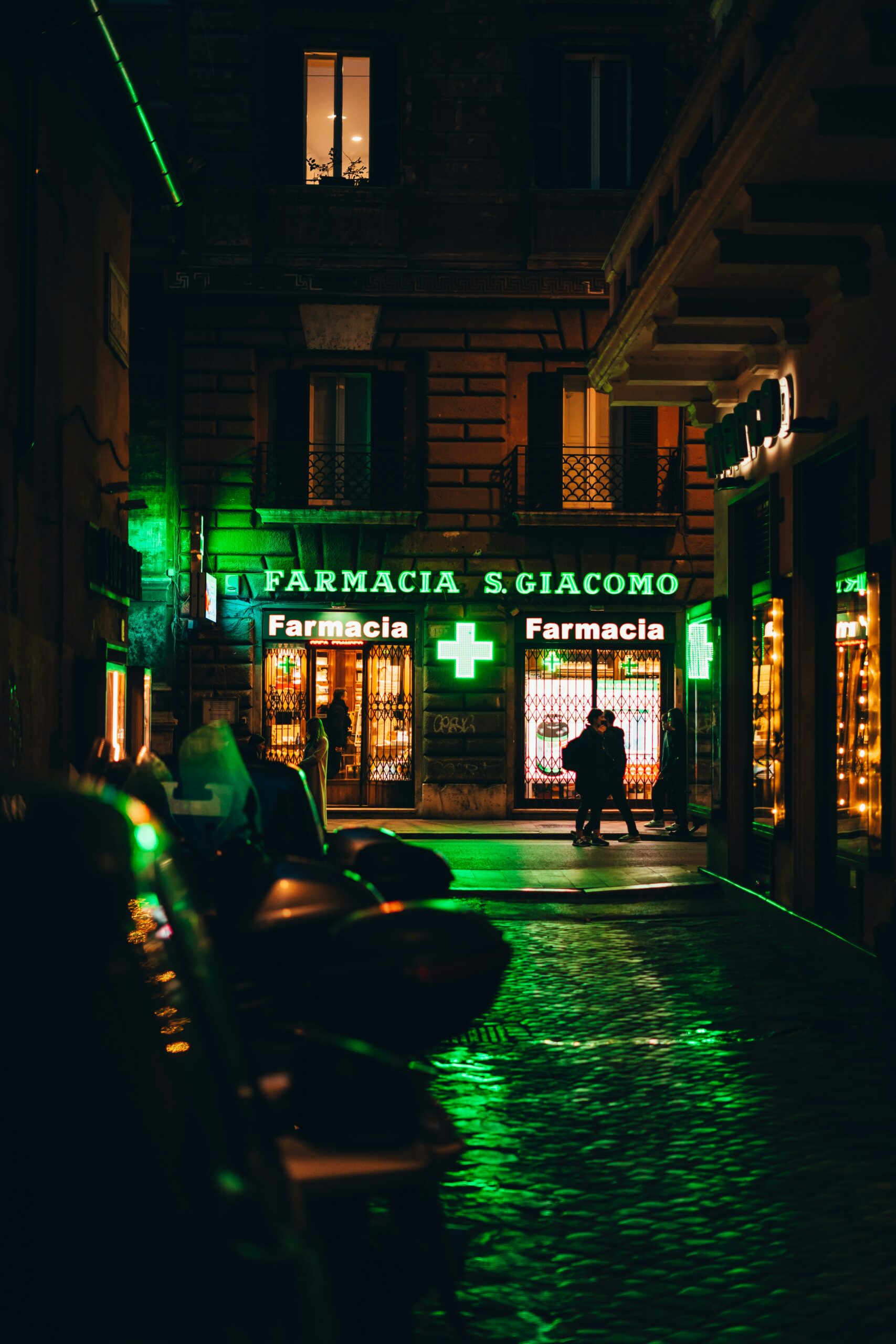Healthcare facility in Italy for retirees comparing local access and public healthcare registration