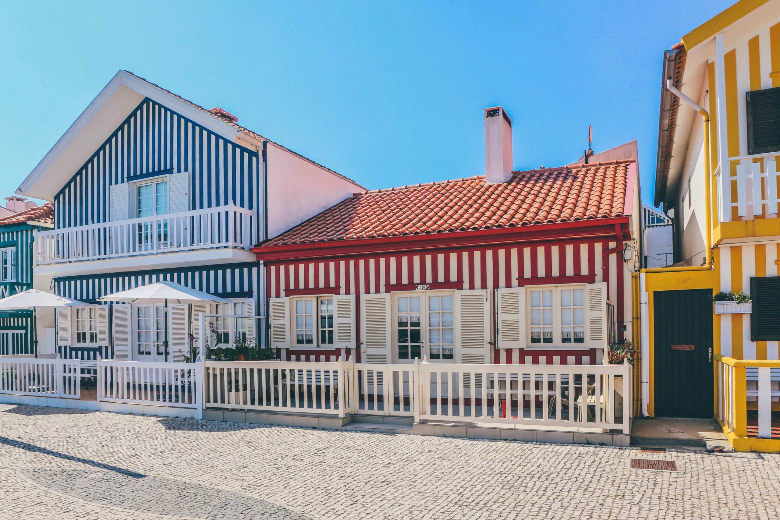 Walkable retirement lifestyle and social atmosphere in Portugal
