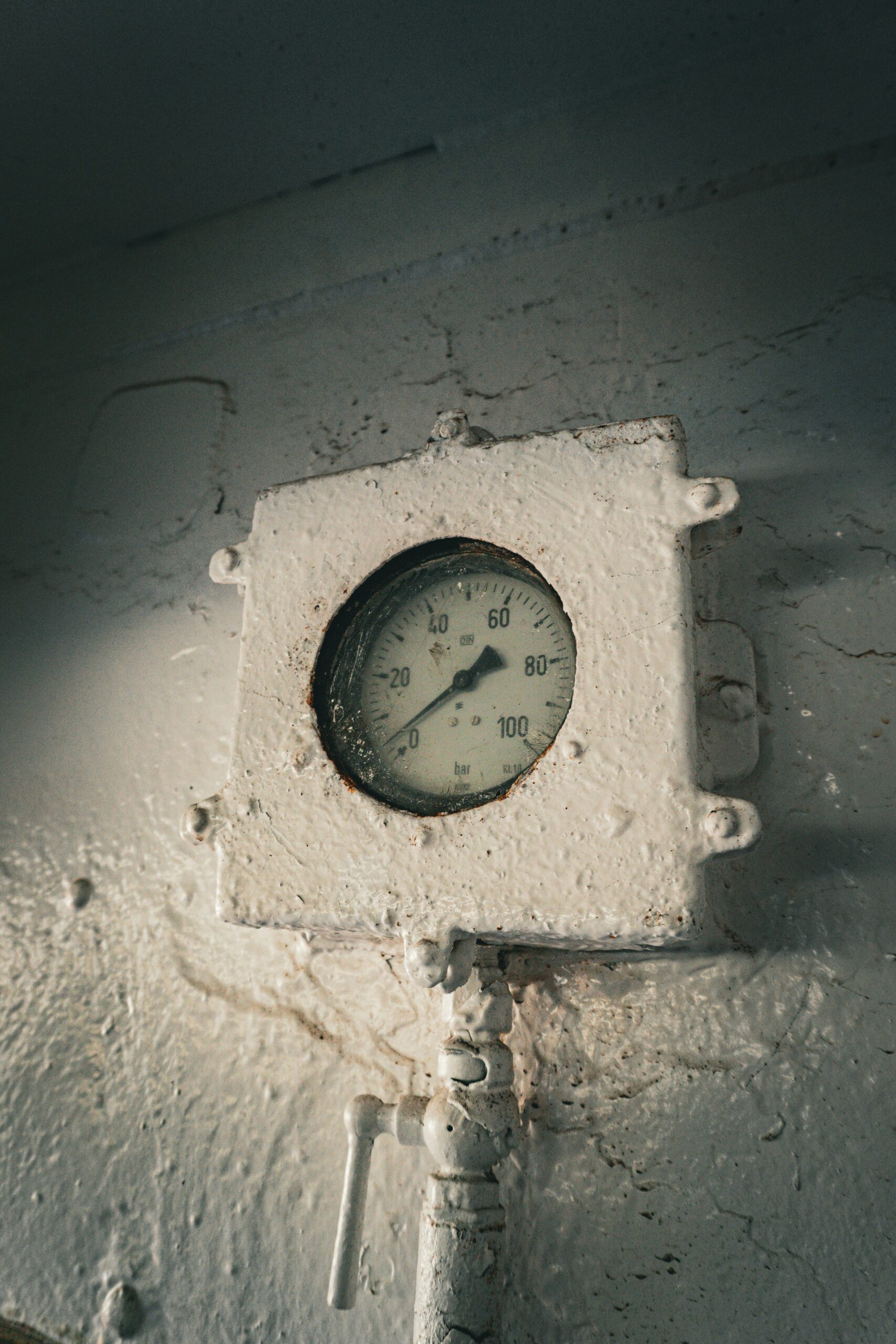 Water and electricity meter readings for utility bills in France