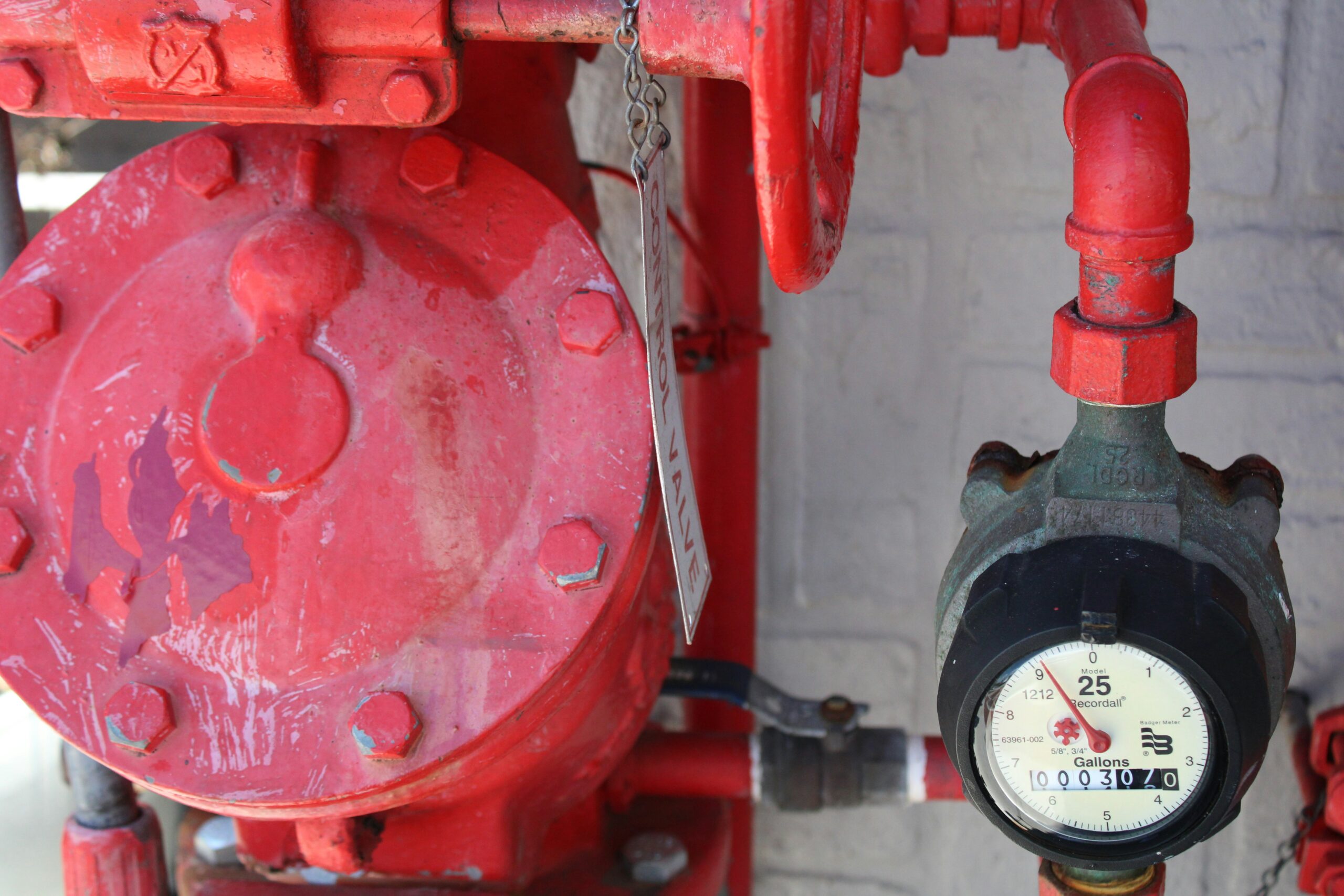 Spanish utility meters and household contract setup for retirees